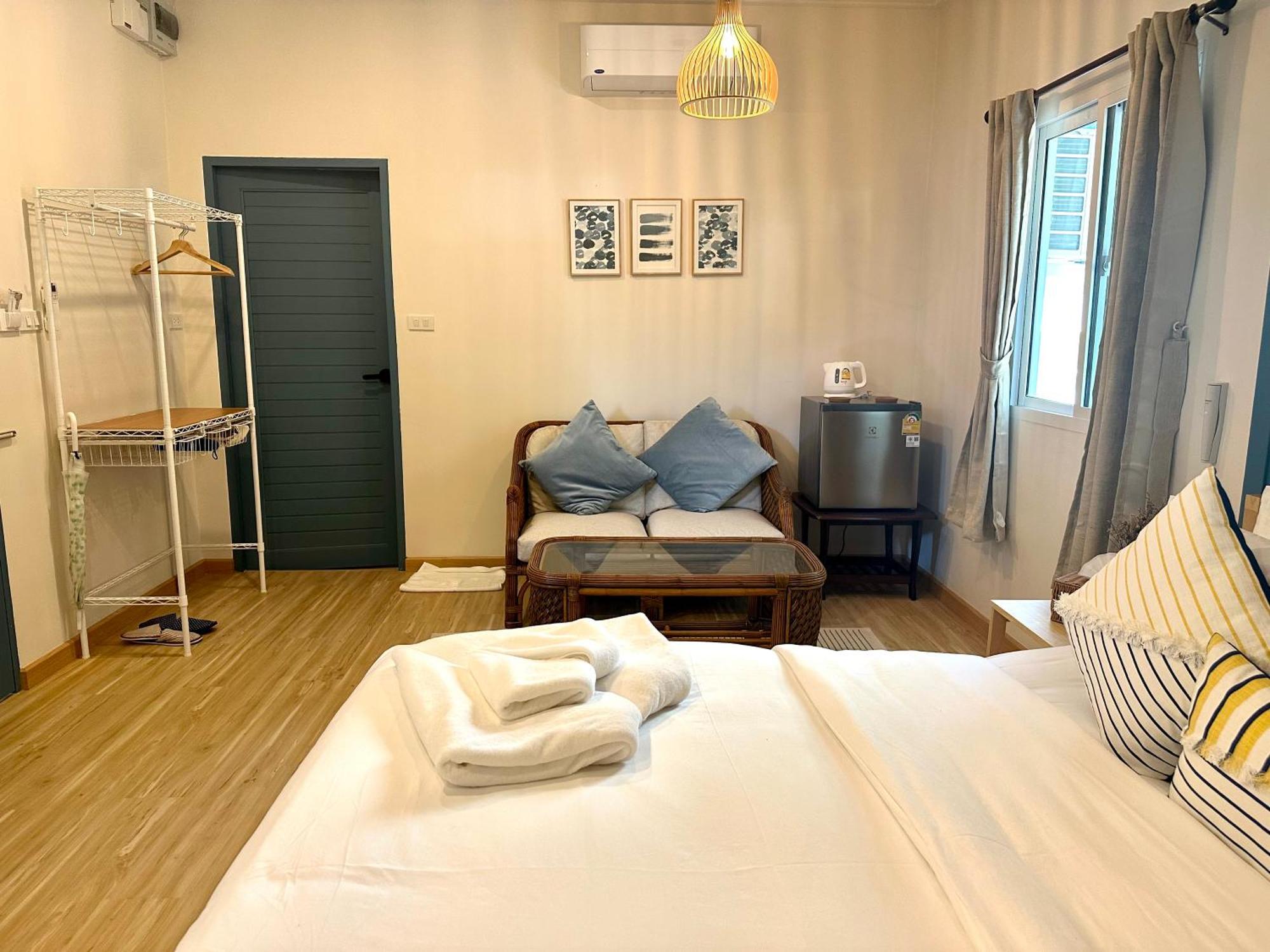 Warm White Hua Hin House 호텔 외부 사진